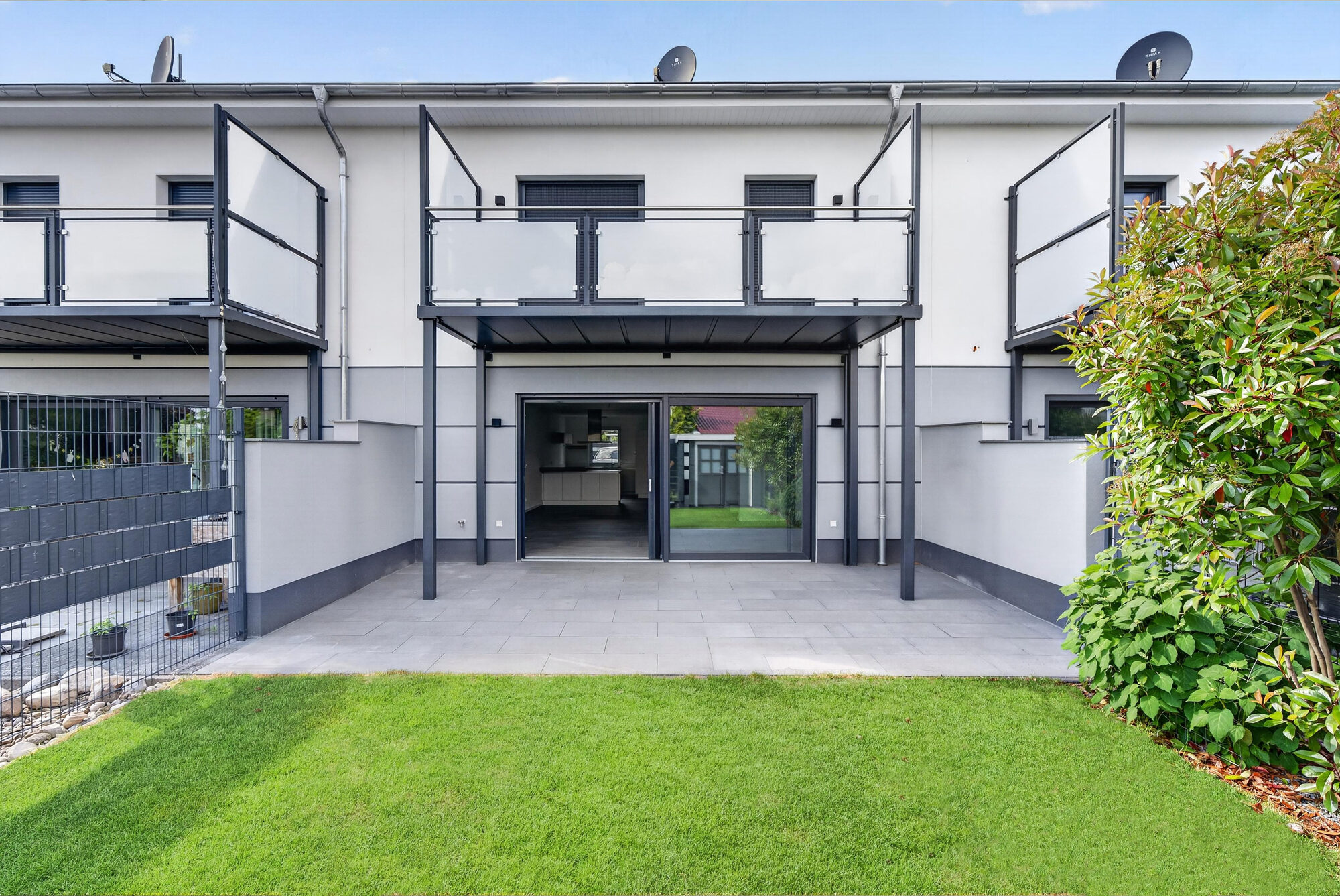 Evernest - Haus in der Totalen